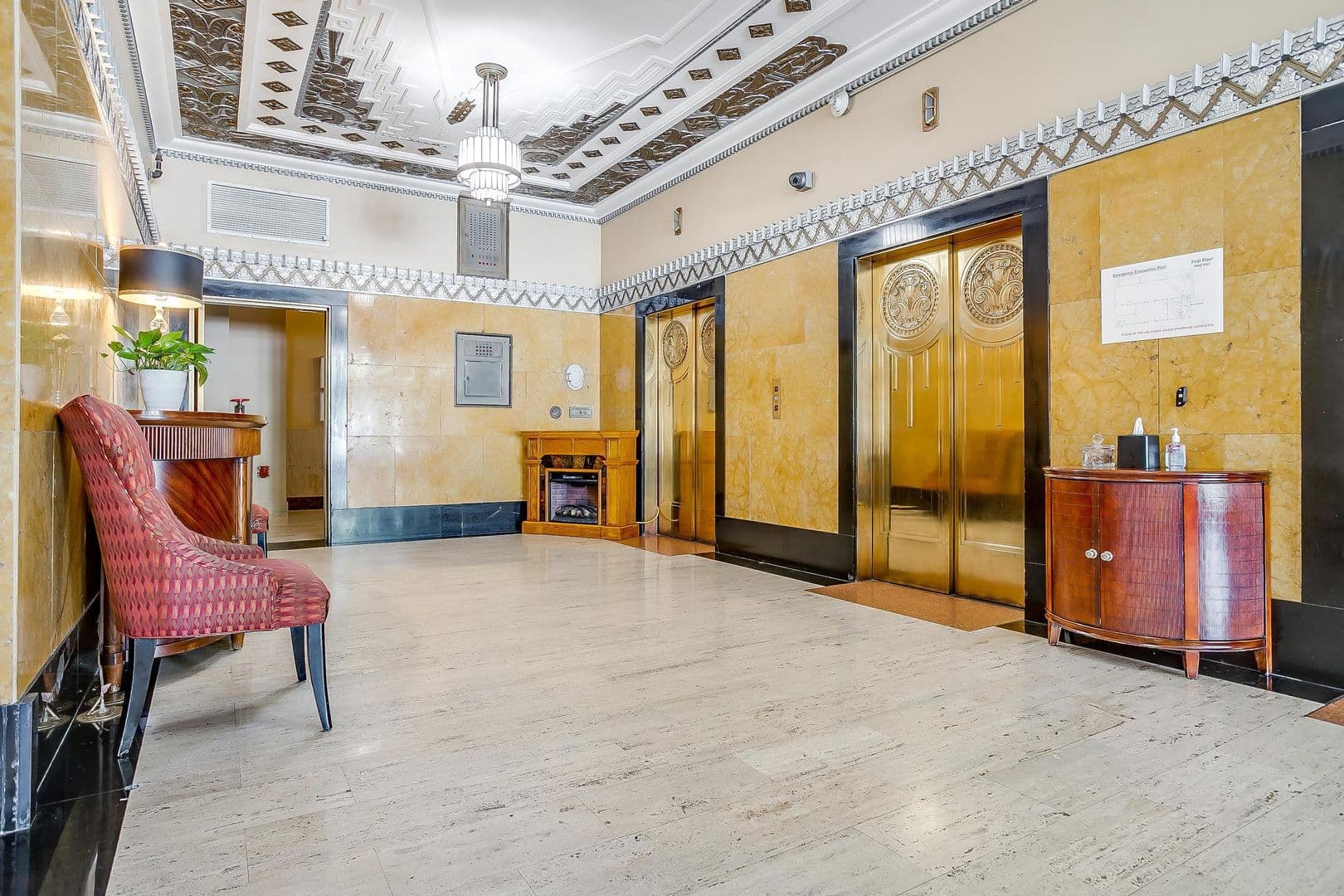 Fort Worth Condo: 221 W Lancaster Ave