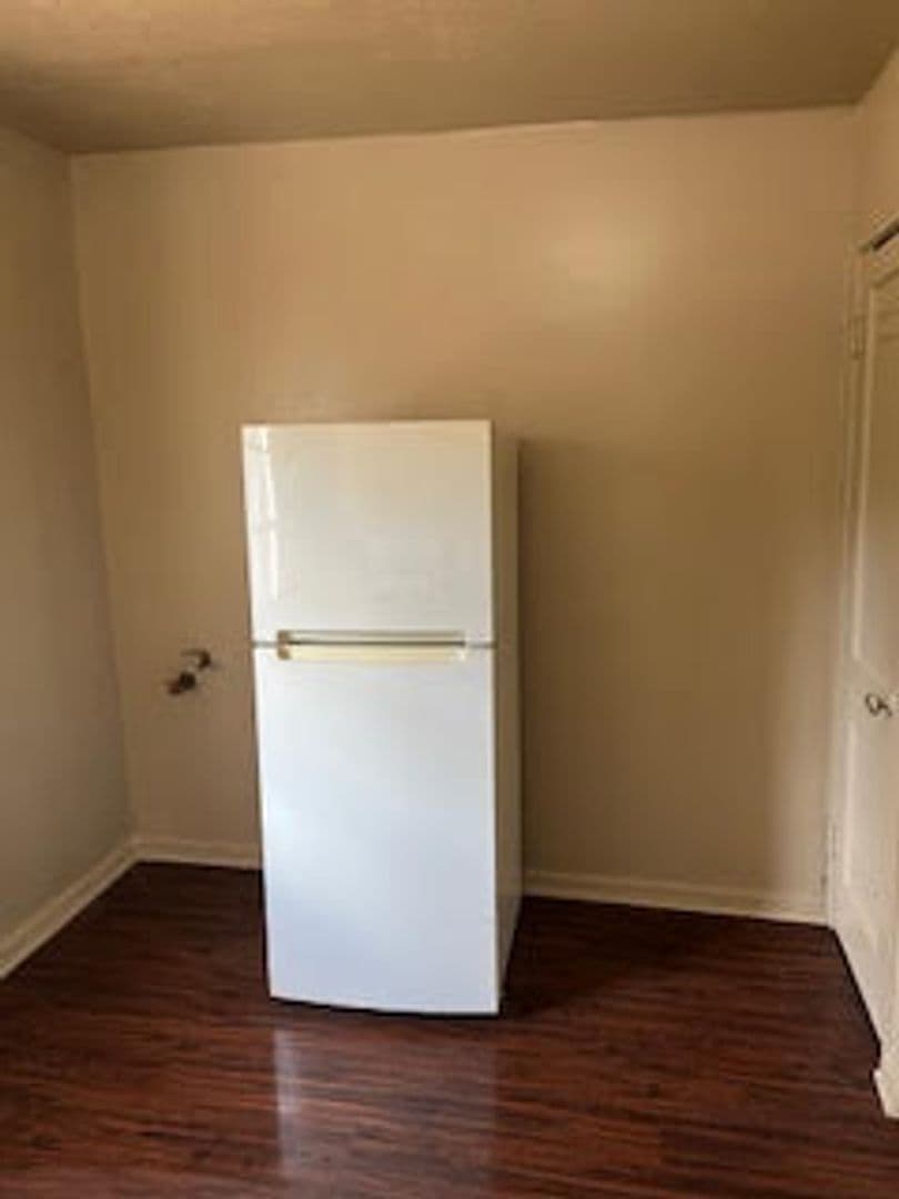 Fort Worth House: 2704 W Bewick St