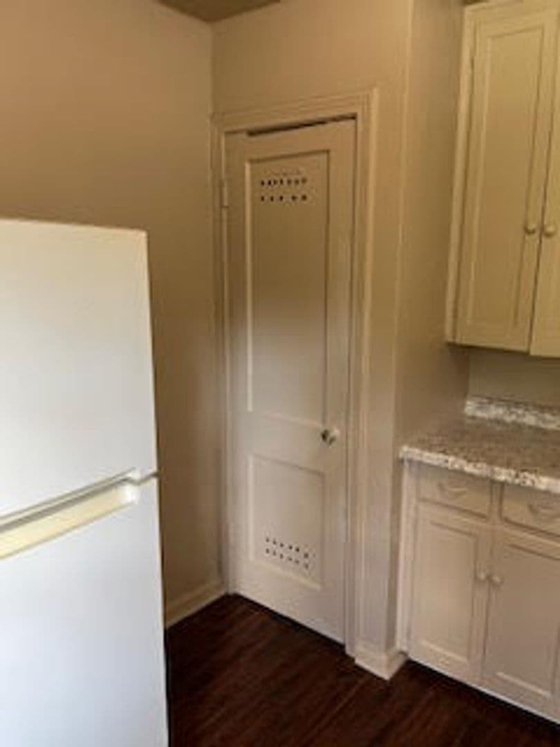 Fort Worth House: 2704 W Bewick St