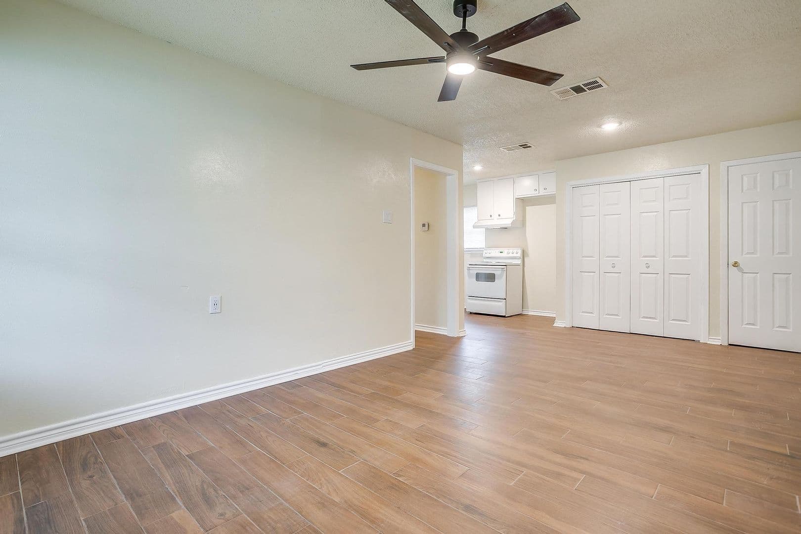 Fort Worth House: 3537 Half Moon Dr