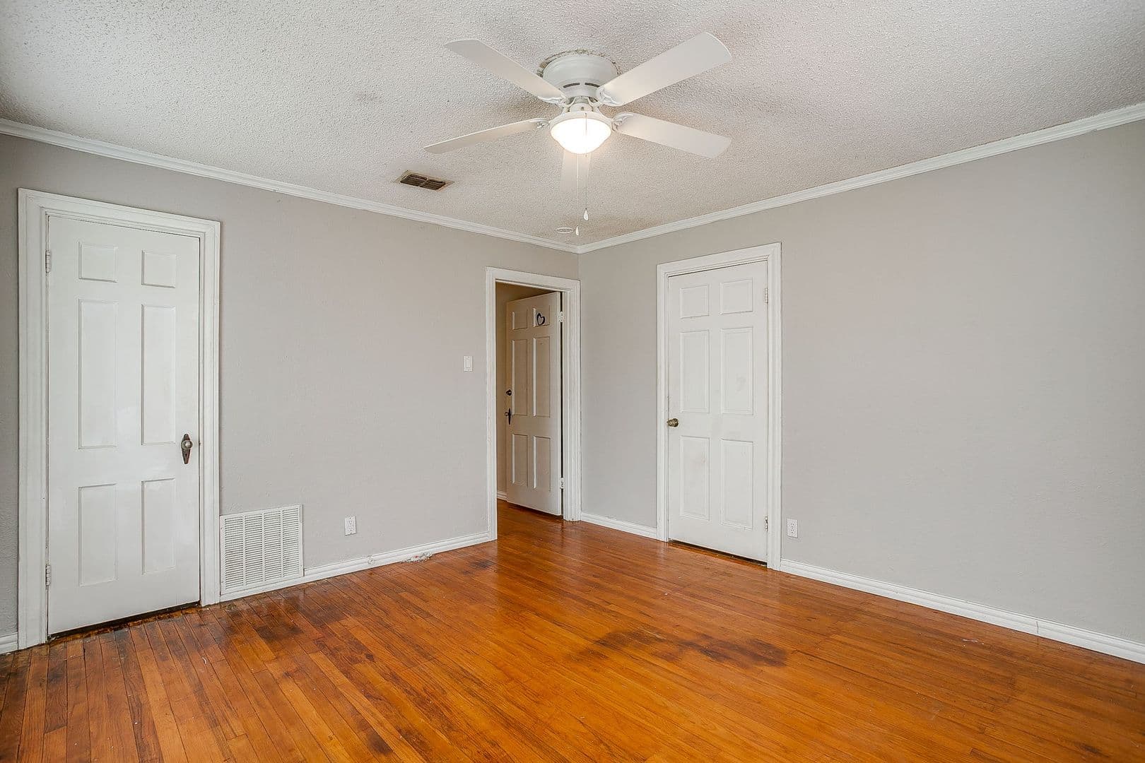 Cleburne House: 406 Bellevue Dr