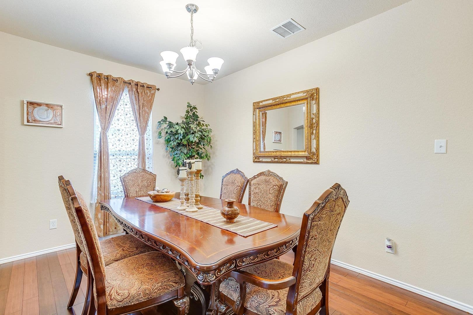 Fort Worth House: 7056 Welshman Dr