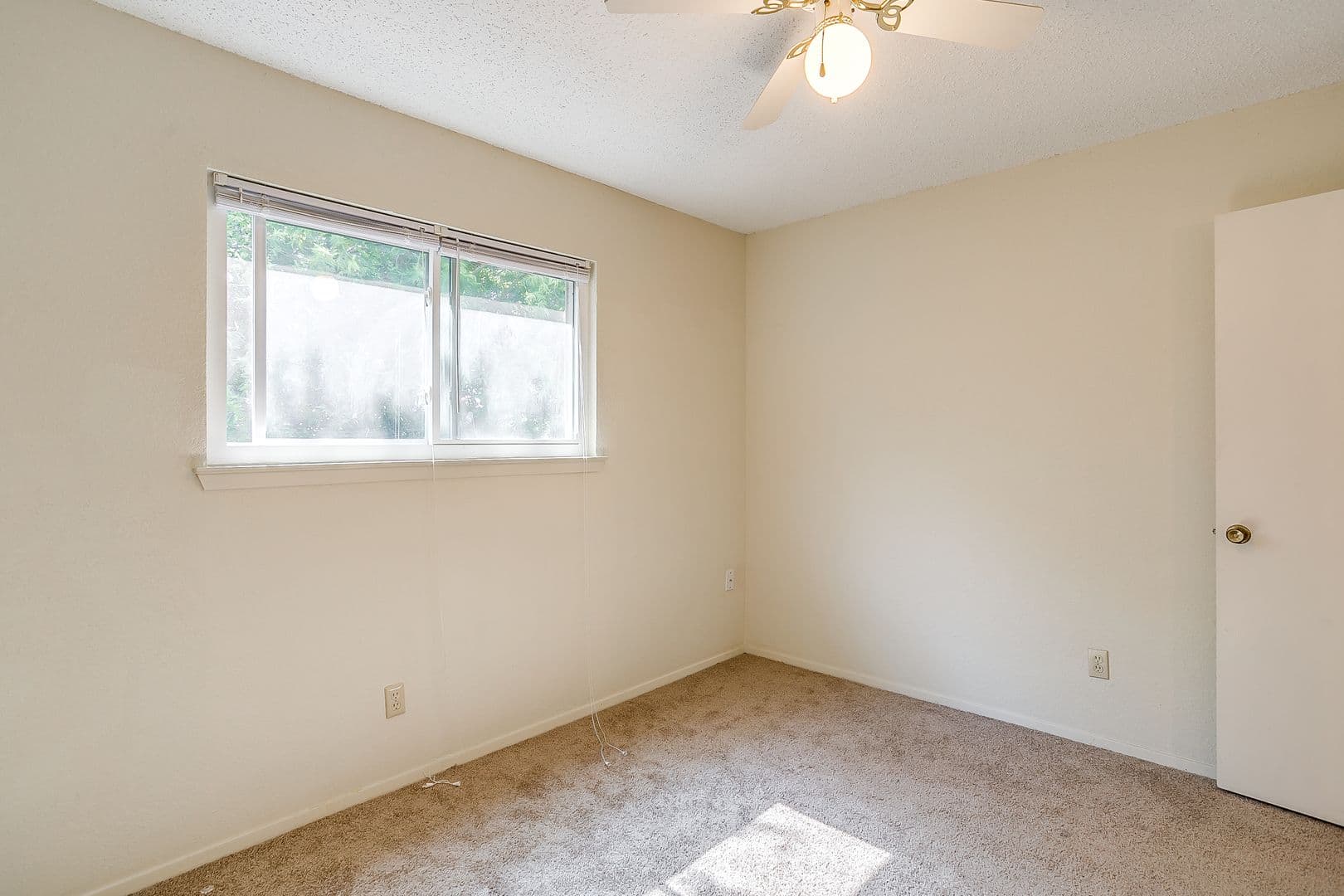 White Settlement House: 127 Allencrest Dr