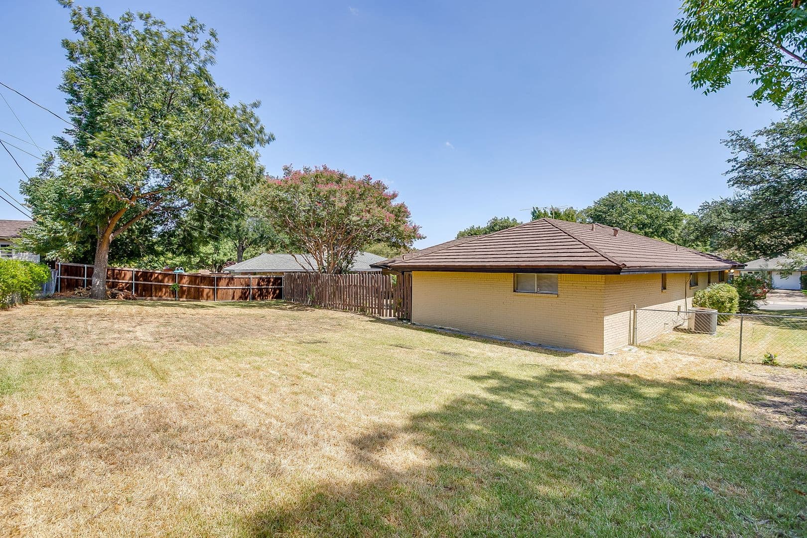 Fort Worth House: 6528 Winifred Dr