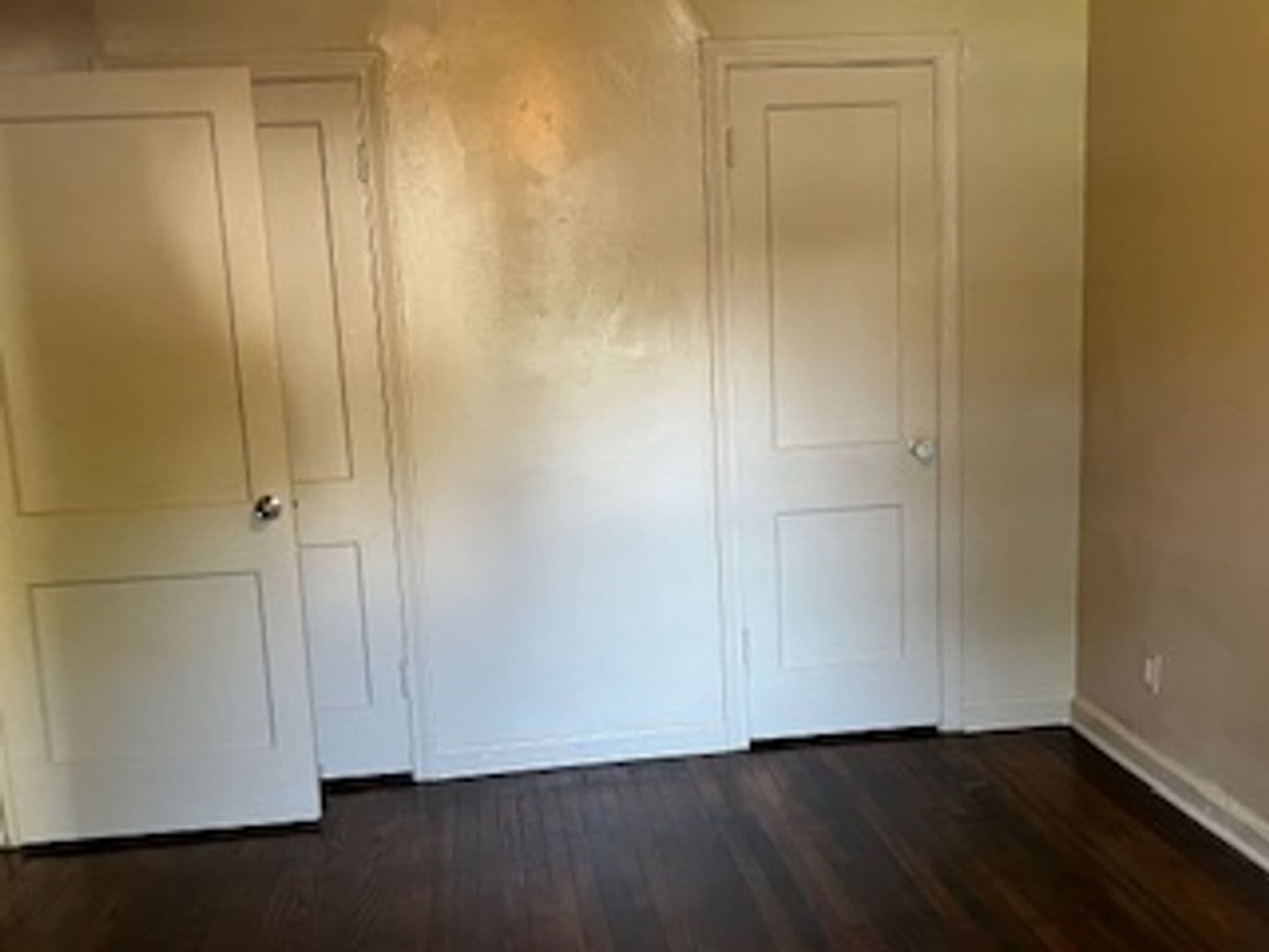 Fort Worth House: 2704 W Bewick St