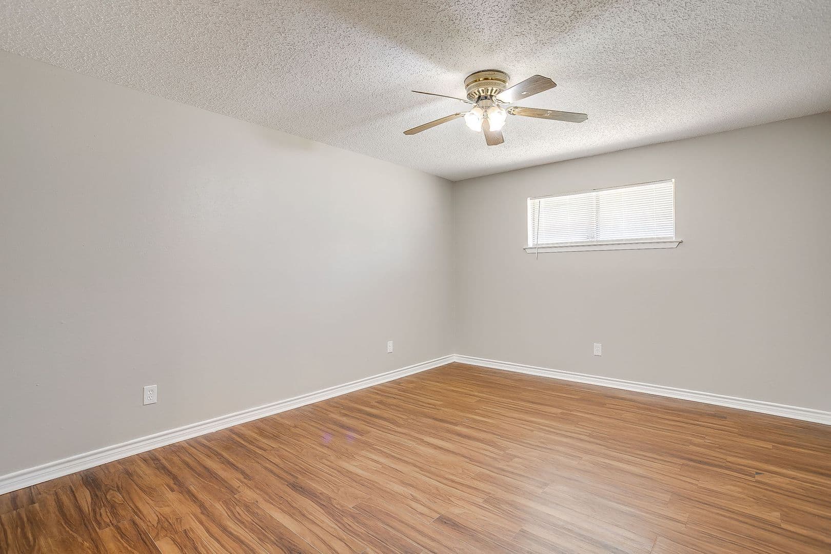 Fort Worth House: 6528 Winifred Dr