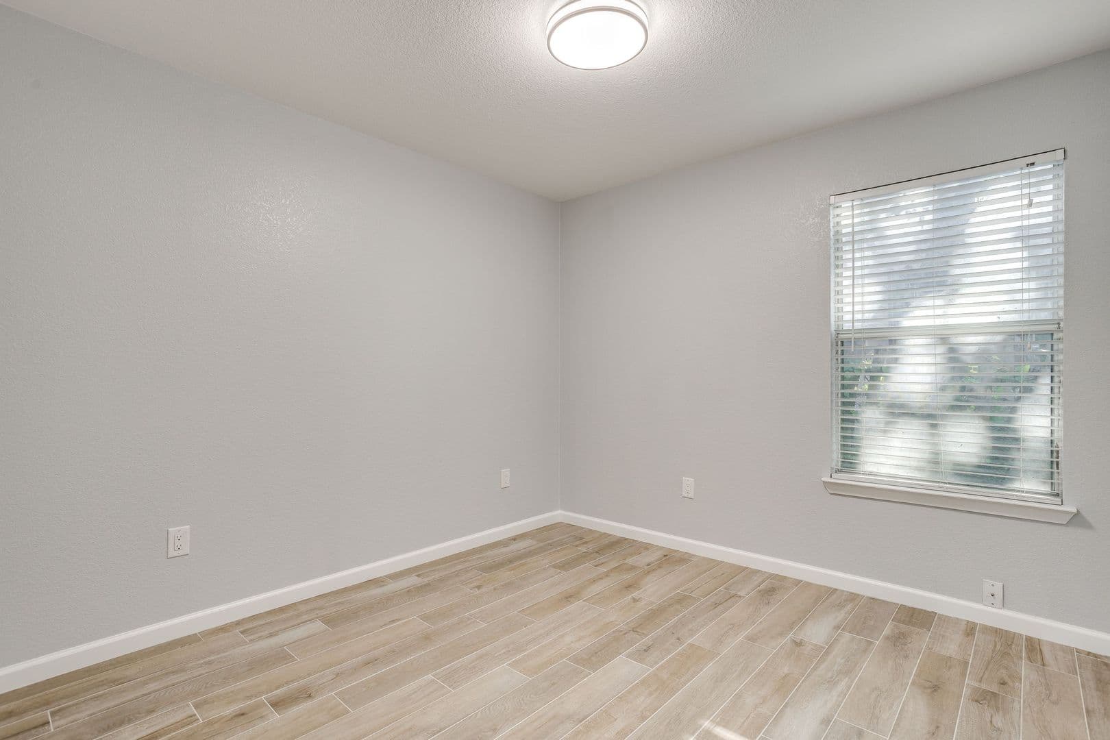 Fort Worth House: 2618 Bomar Ave