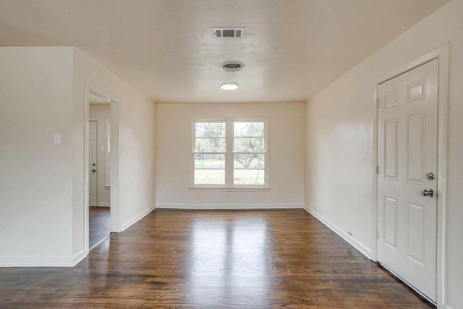 North Richland Hills House: 4315 Mackey Dr