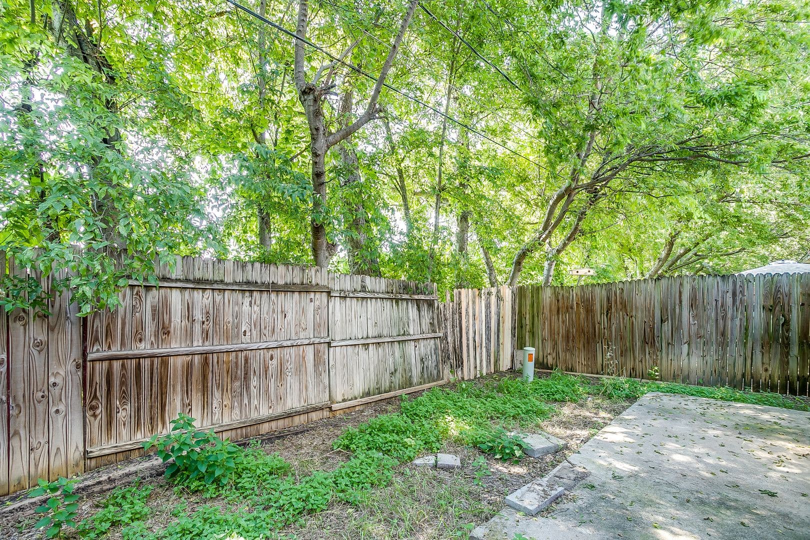 White Settlement House: 127 Allencrest Dr