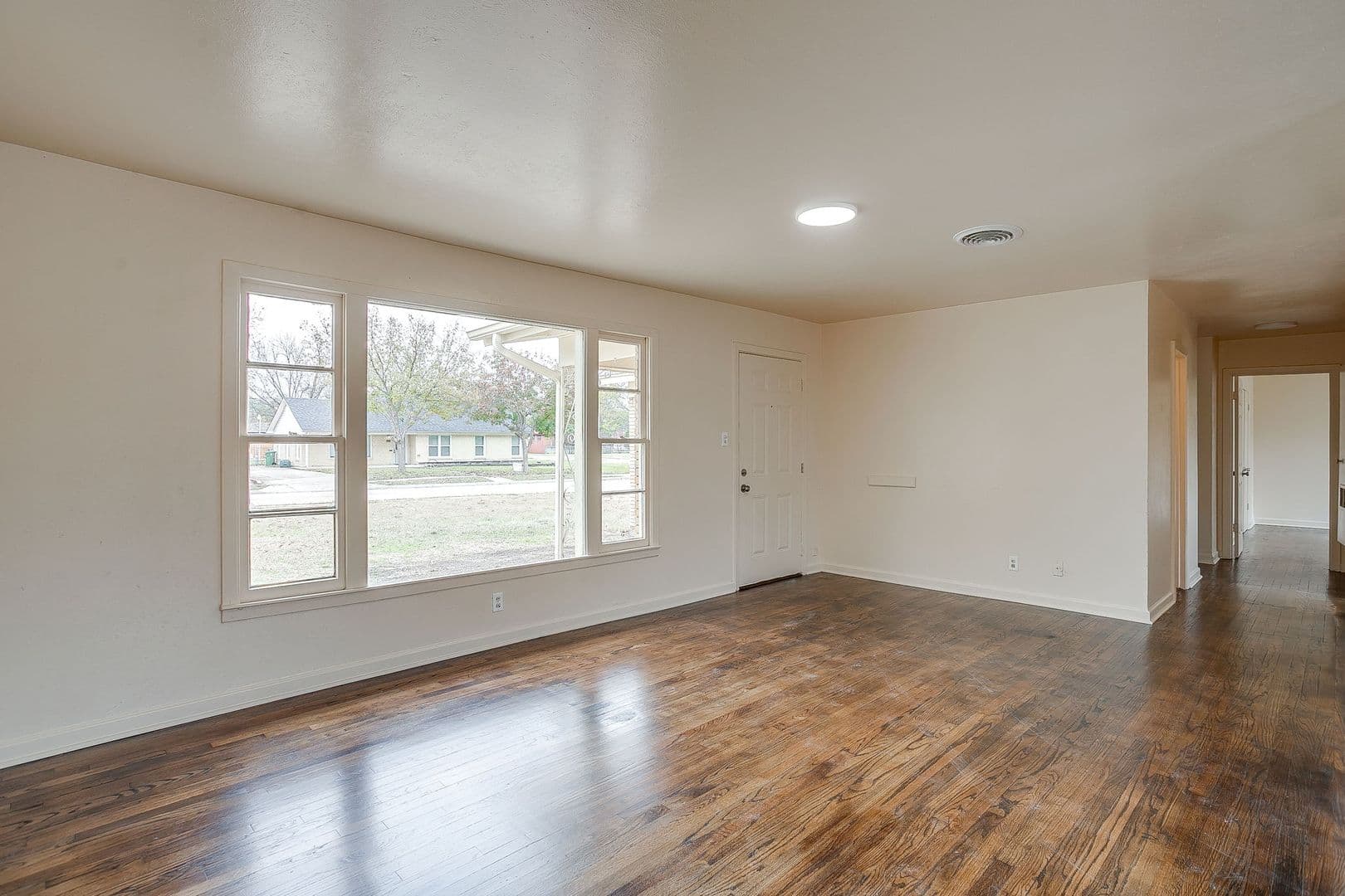 North Richland Hills House: 4315 Mackey Dr