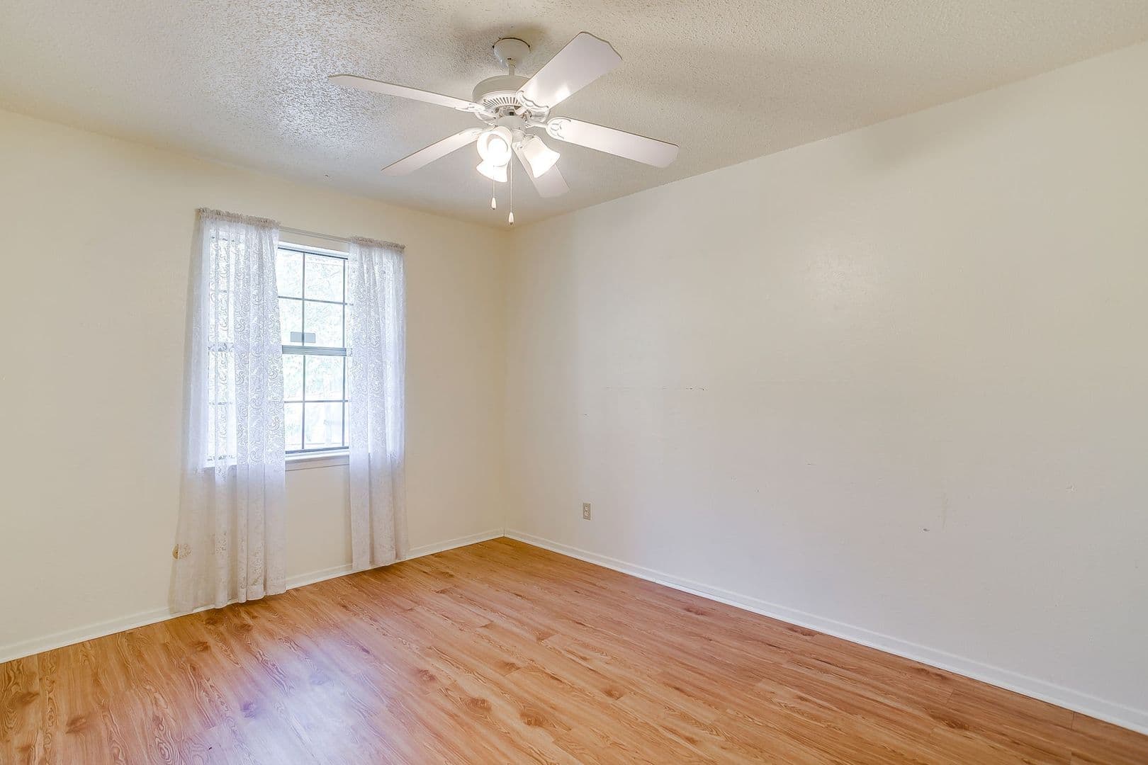 Fort Worth House: 3031 Las Vegas Trl