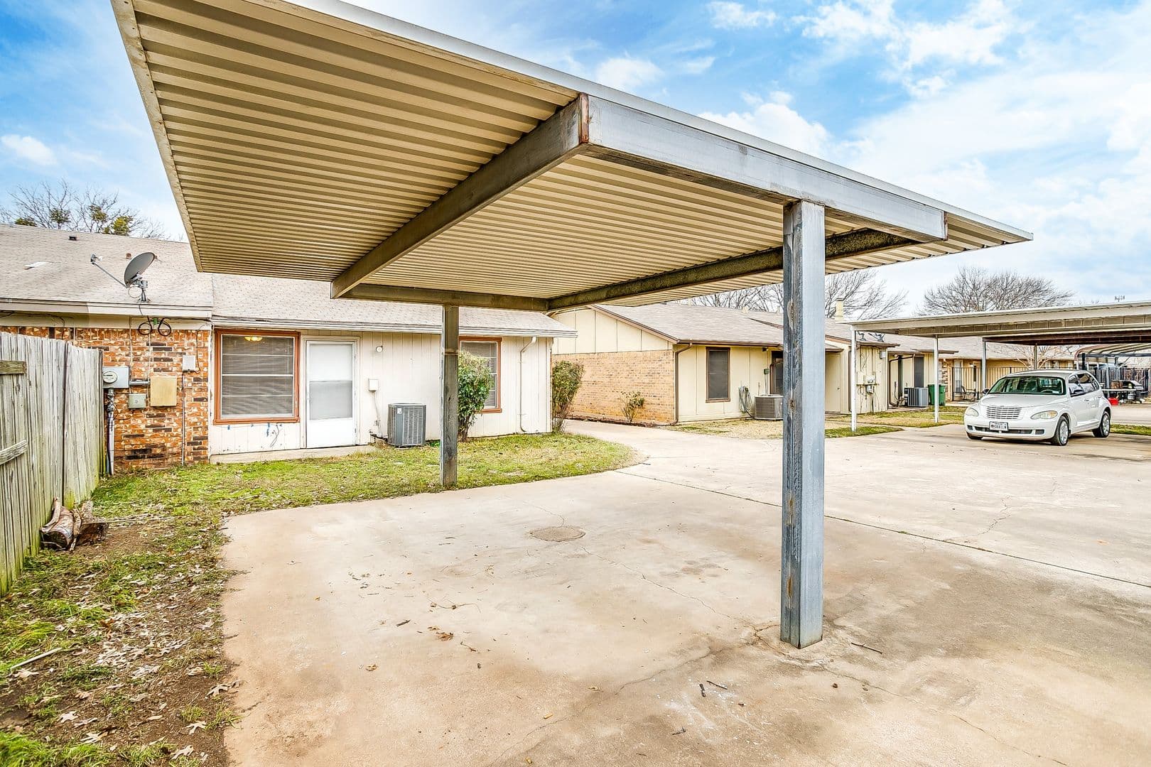 Arlington House: 2521 Indigo Ln