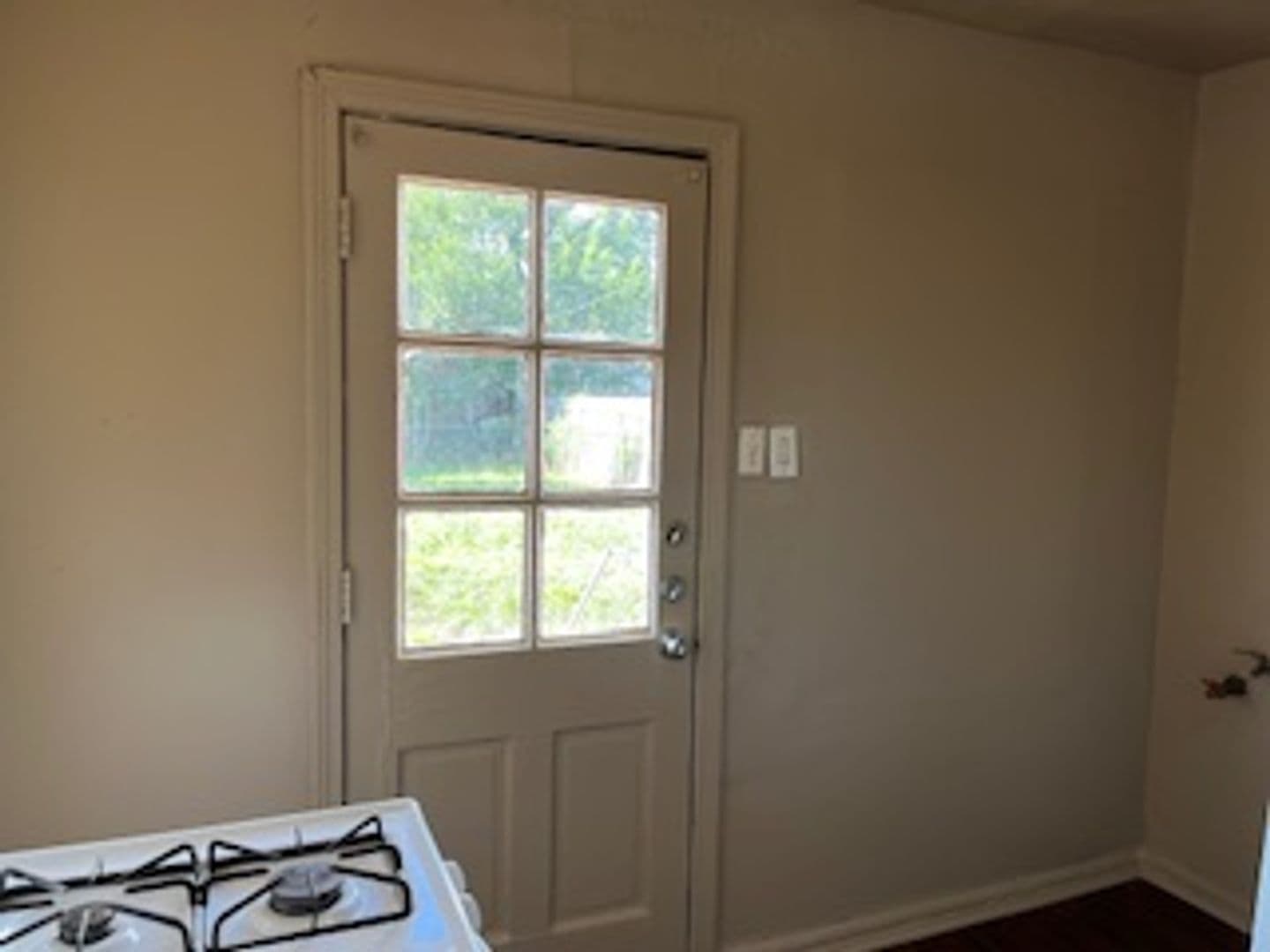 Fort Worth House: 2704 W Bewick St