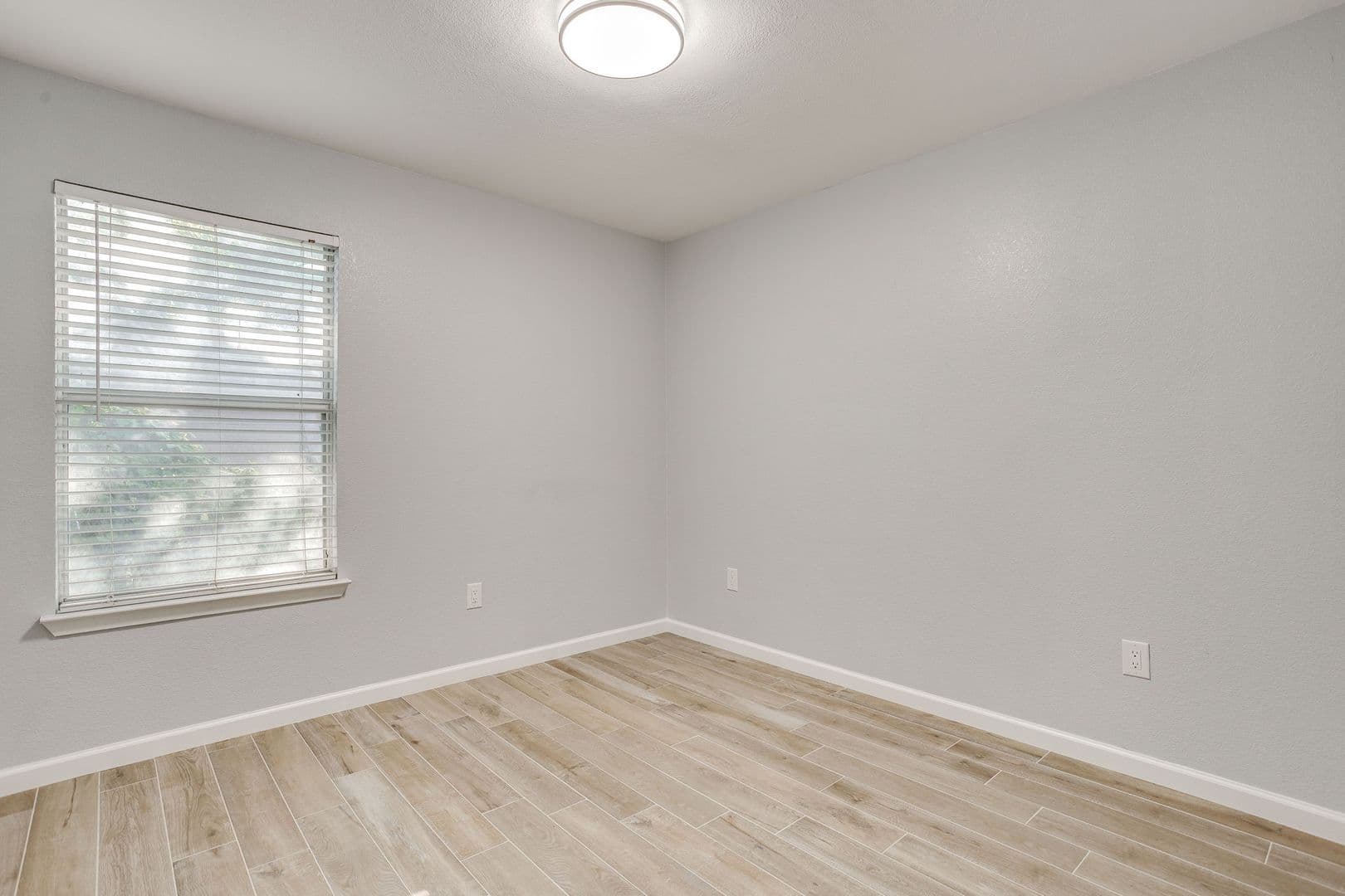 Fort Worth House: 2618 Bomar Ave