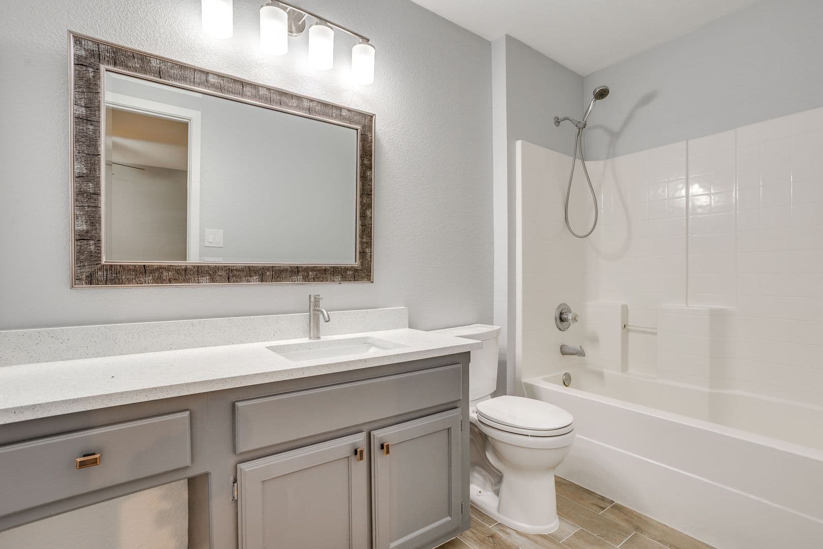 Fort Worth House: 2618 Bomar Ave