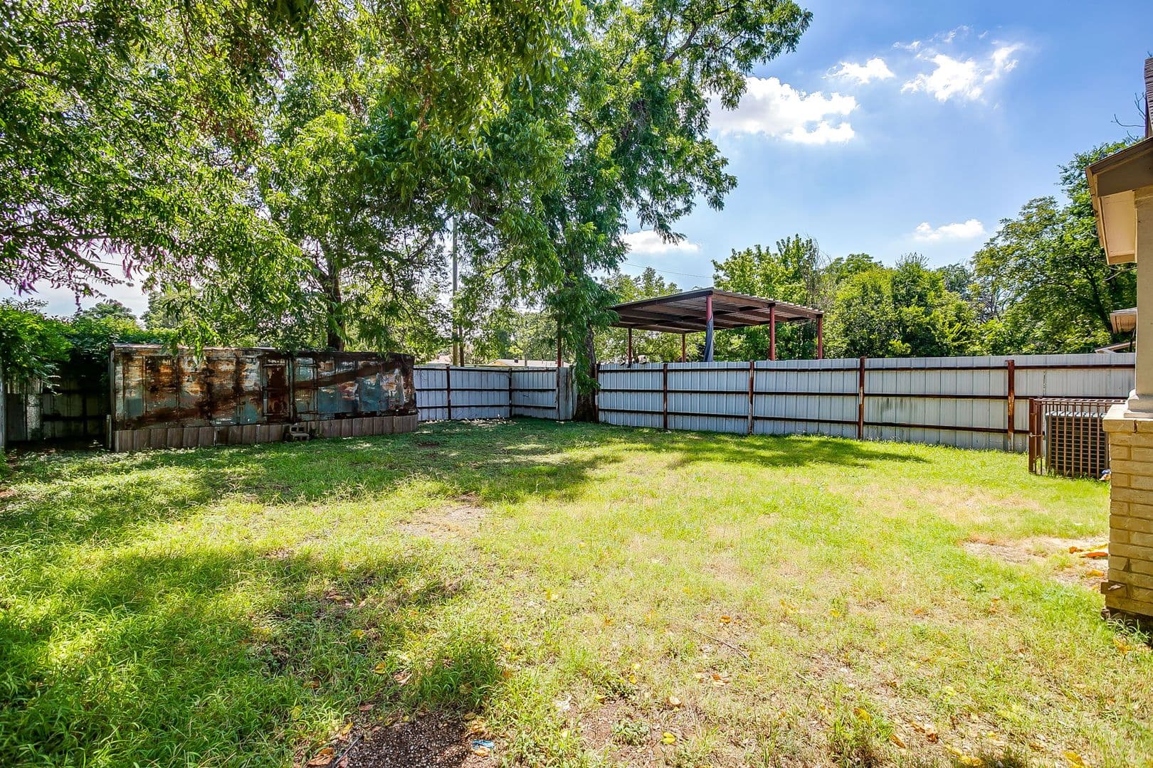 Fort Worth House: 3732 E 1st St