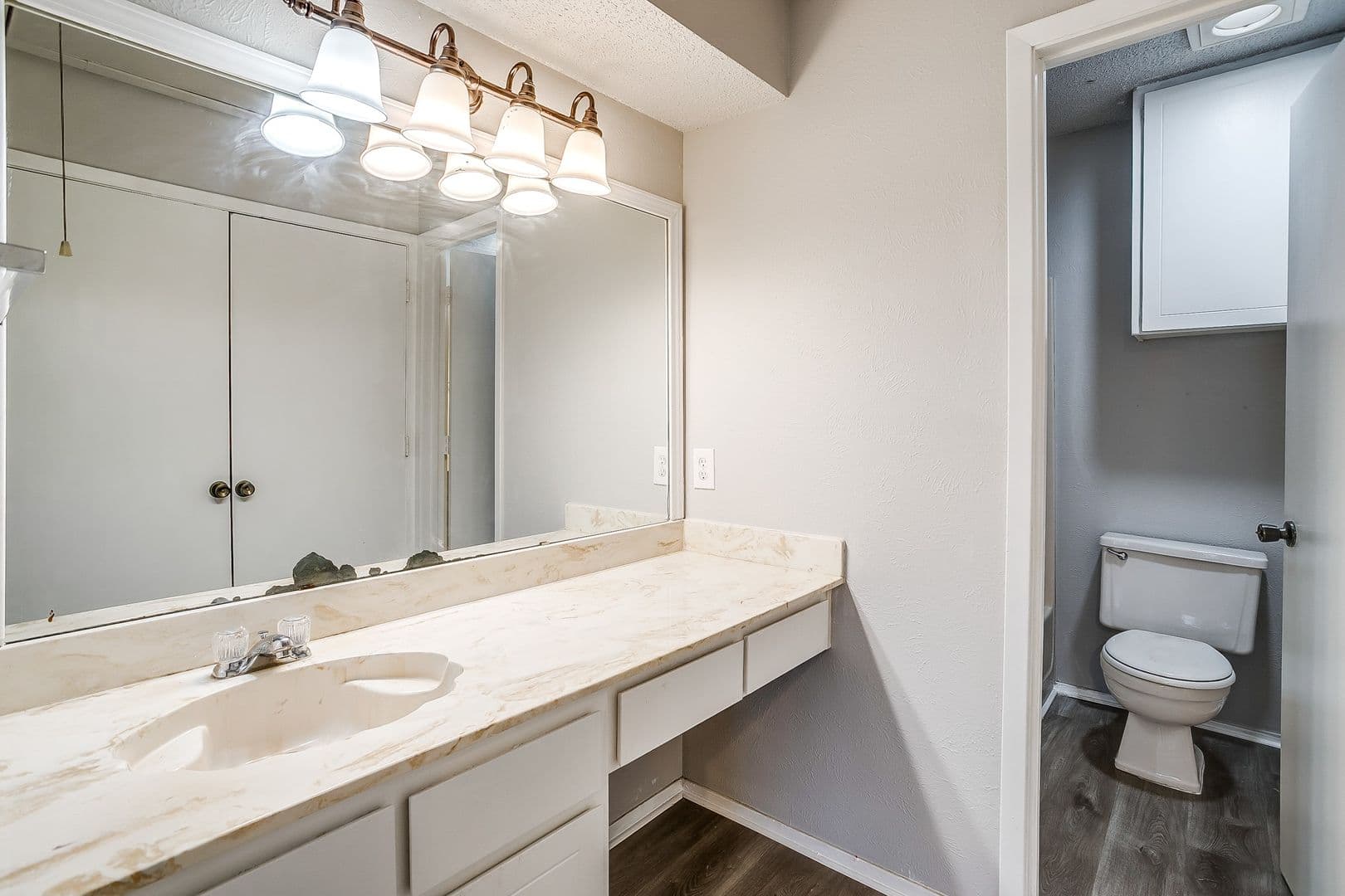 Arlington House: 2521 Indigo Ln