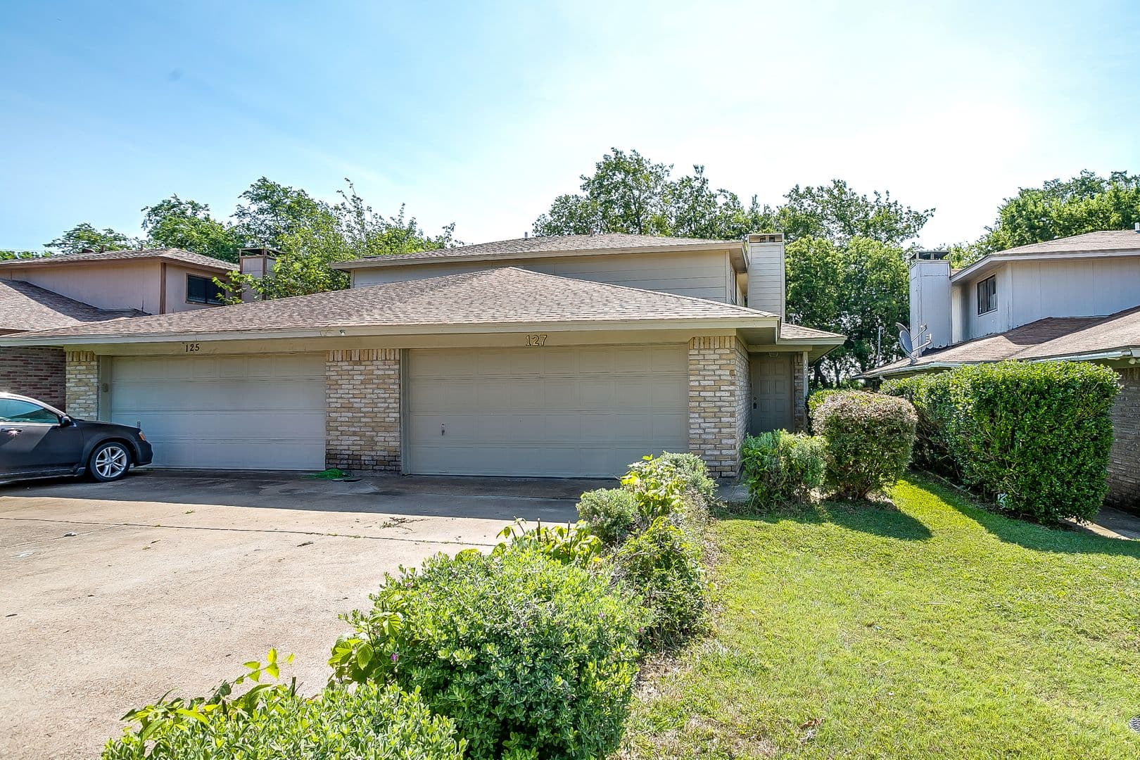 White Settlement House: 127 Allencrest Dr