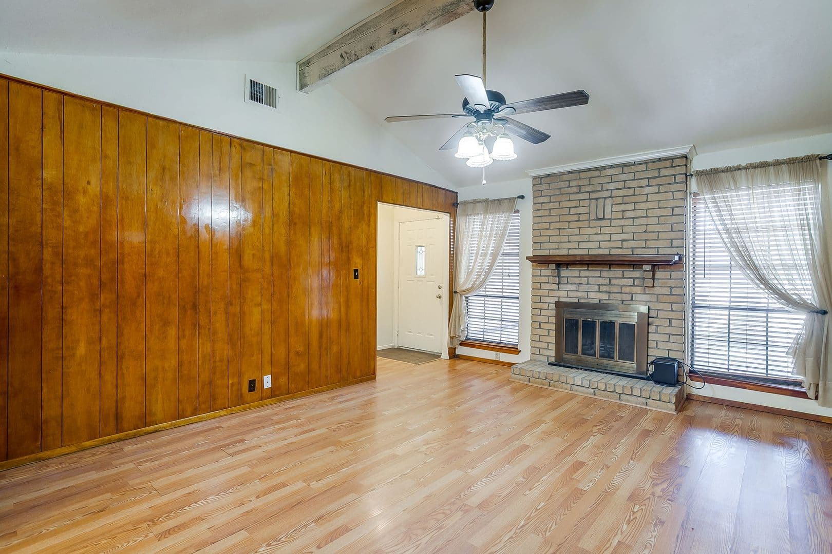 Fort Worth House: 3031 Las Vegas Trl