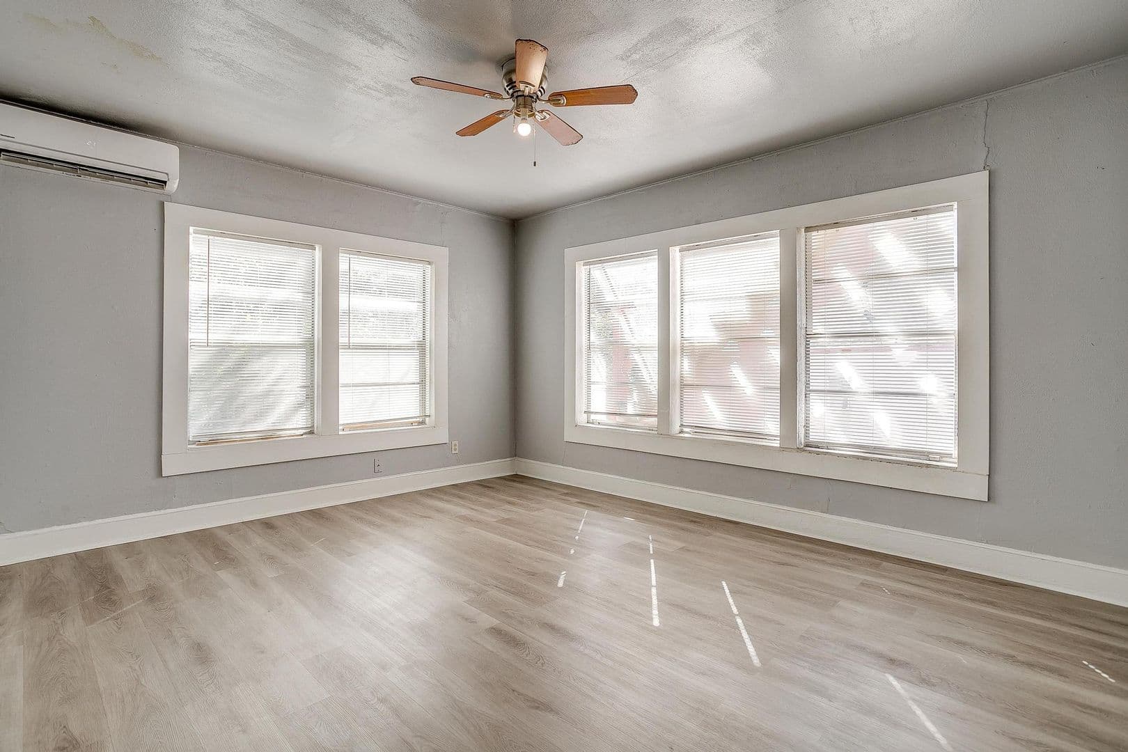 Fort Worth Apartment: 2604-10 Bomar Ave