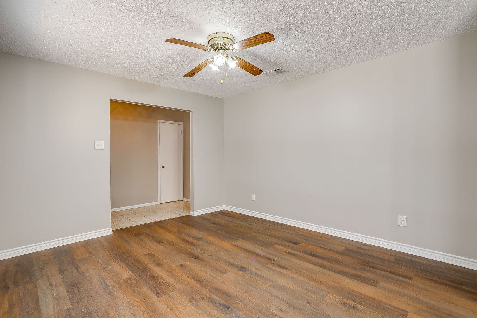 Fort Worth House: 6528 Winifred Dr