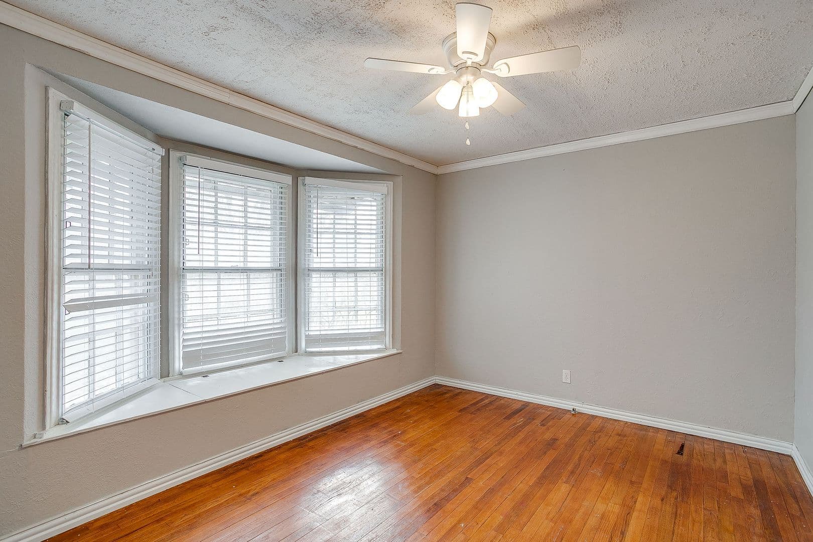 Cleburne House: 406 Bellevue Dr