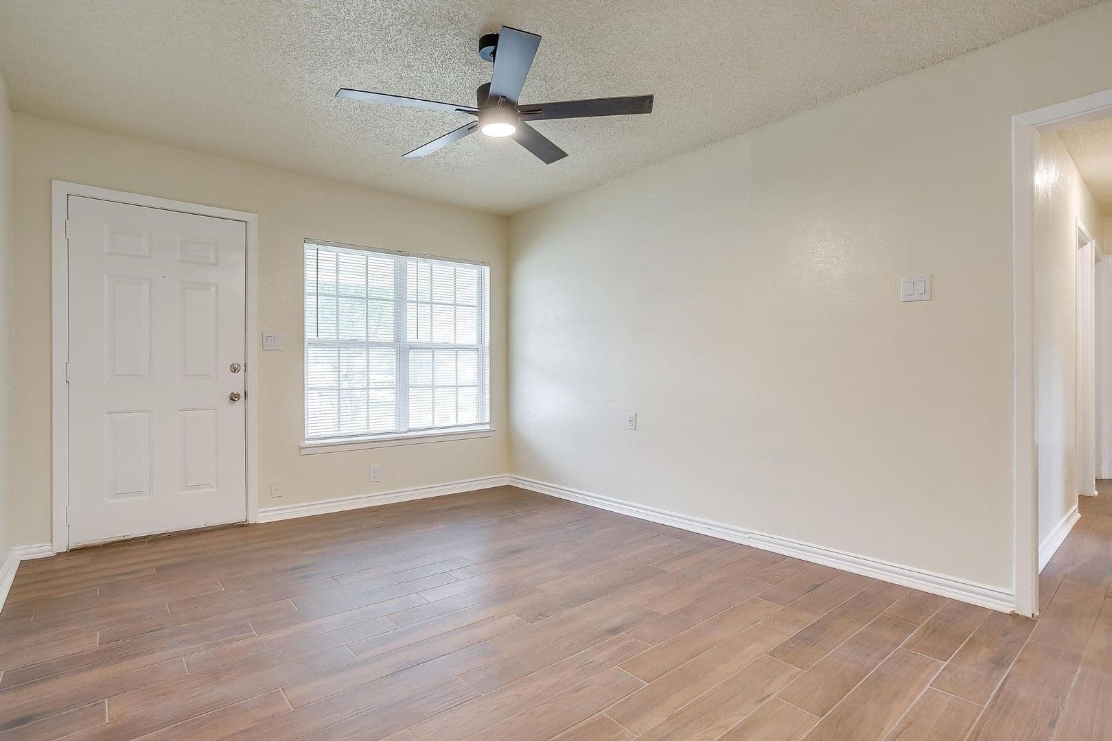 Fort Worth House: 3537 Half Moon Dr