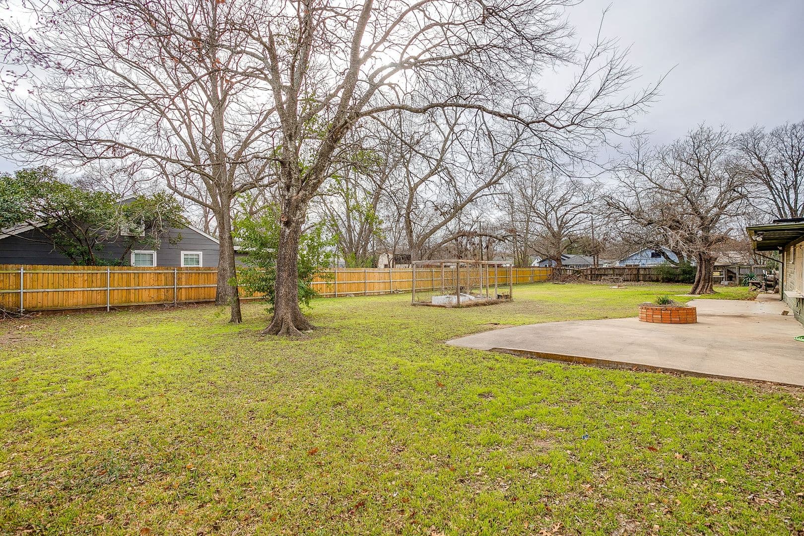 Cleburne House: 406 Bellevue Dr