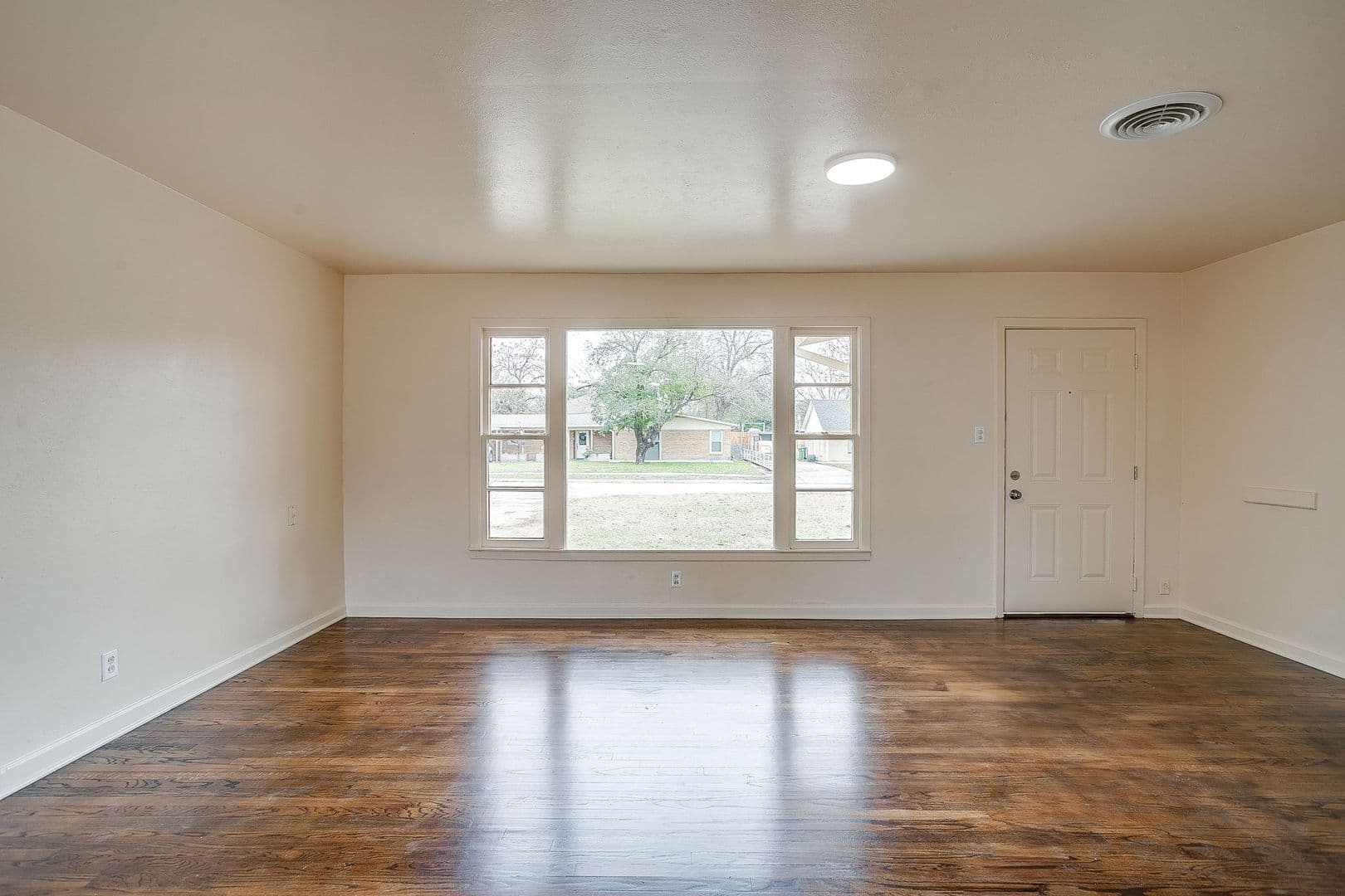 North Richland Hills House: 4315 Mackey Dr
