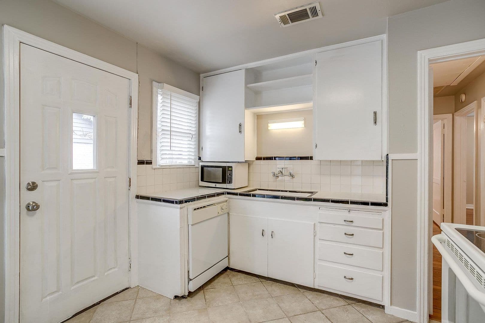 Fort Worth House: 3541 S Hills Ave