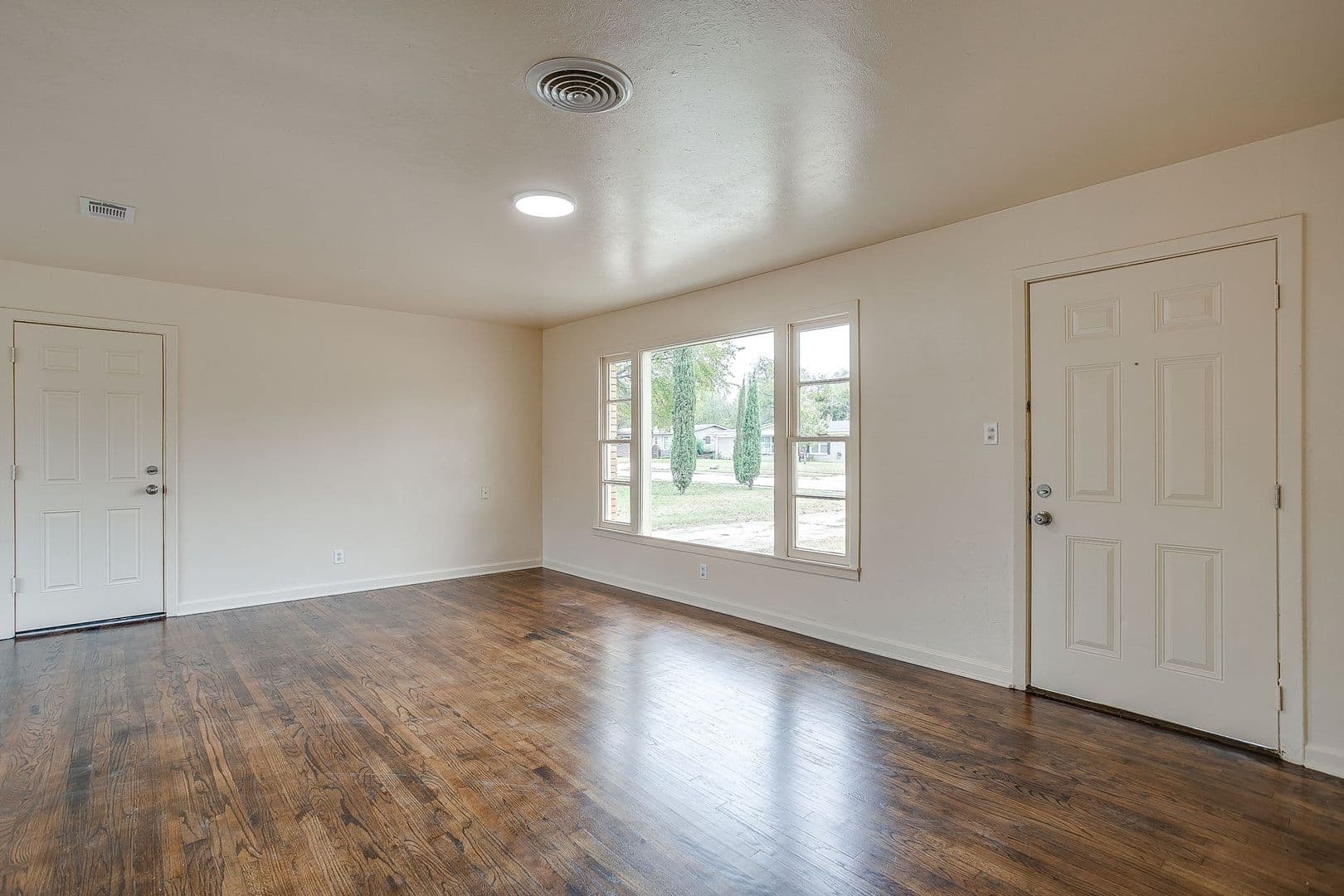 North Richland Hills House: 4315 Mackey Dr