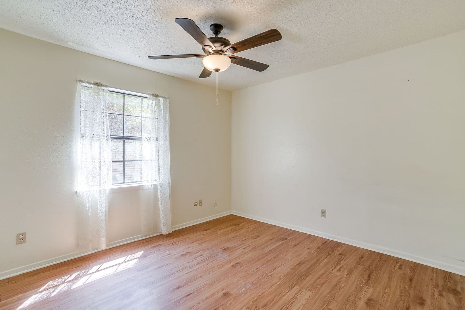 Fort Worth House: 3031 Las Vegas Trl