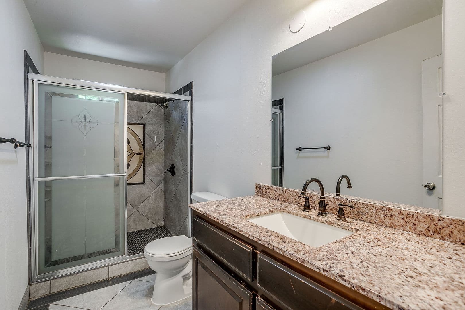 Fort Worth House: 3732 E 1st St