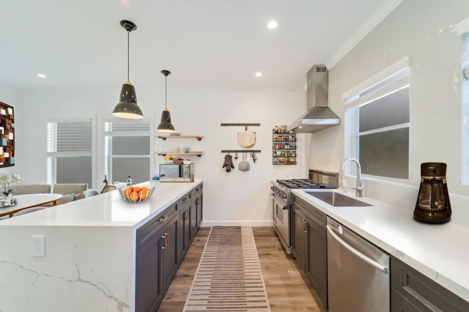 Oakland Townhome: 386 Euclid Ave