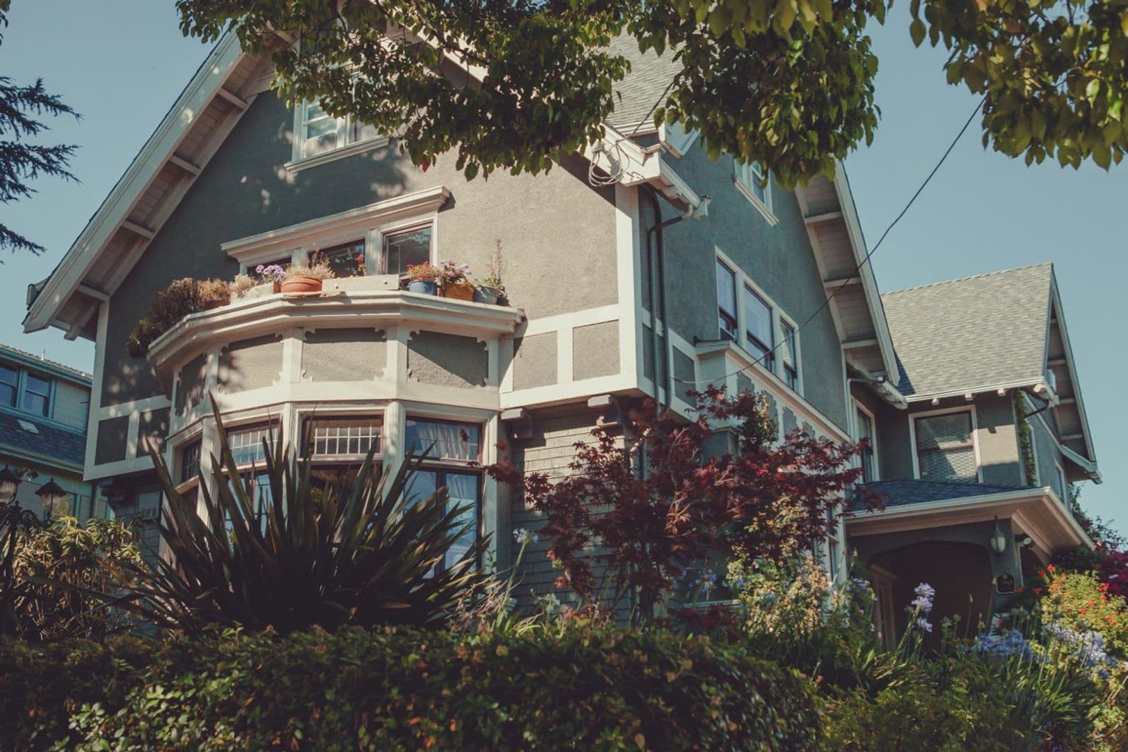 Oakland Townhome: 390 Euclid Ave