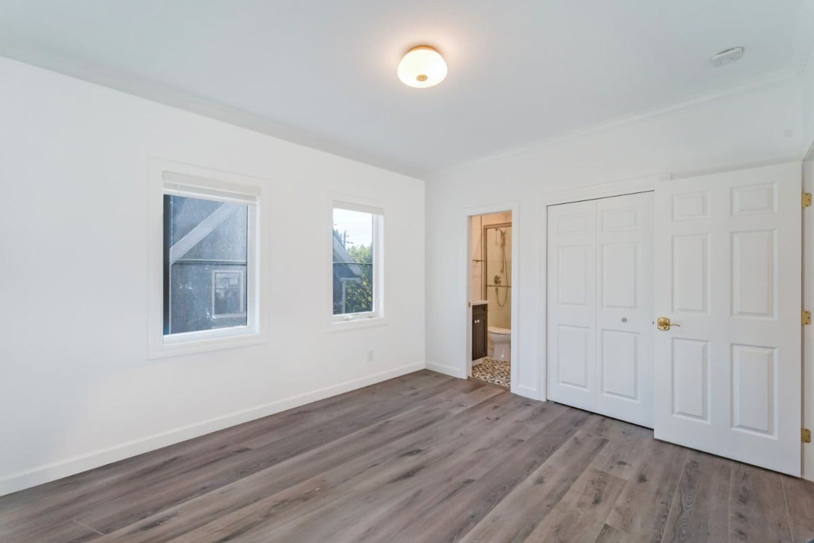 Oakland Townhome: 386 Euclid Ave