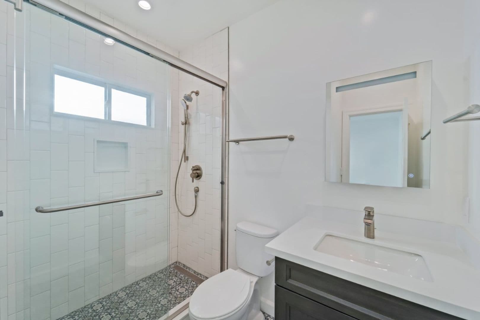 Oakland Townhome: 386 Euclid Ave