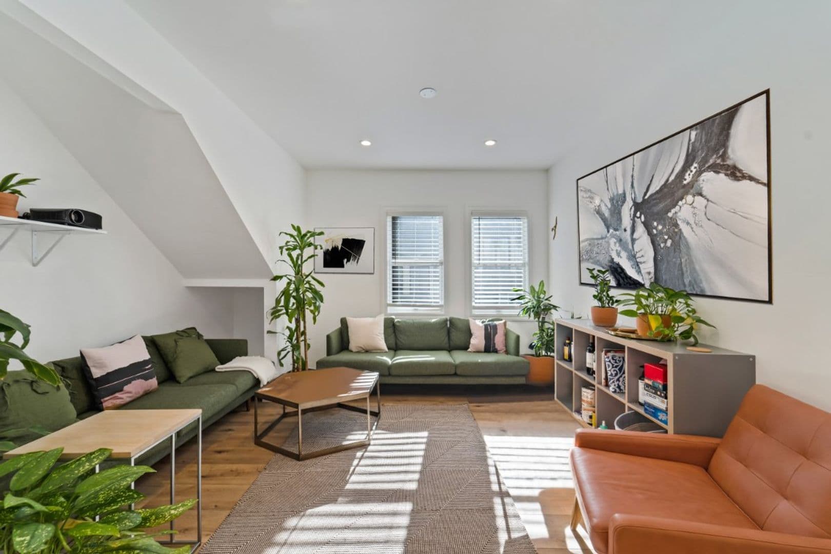 Oakland Townhome: 386 Euclid Ave