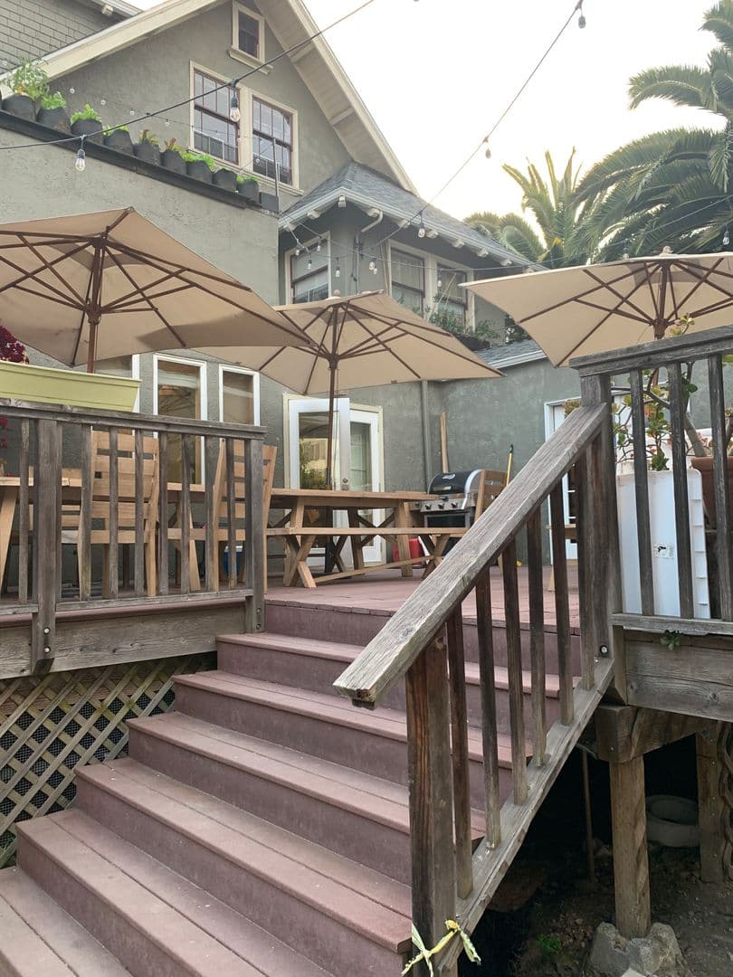 Oakland Townhome: 390 Euclid Ave