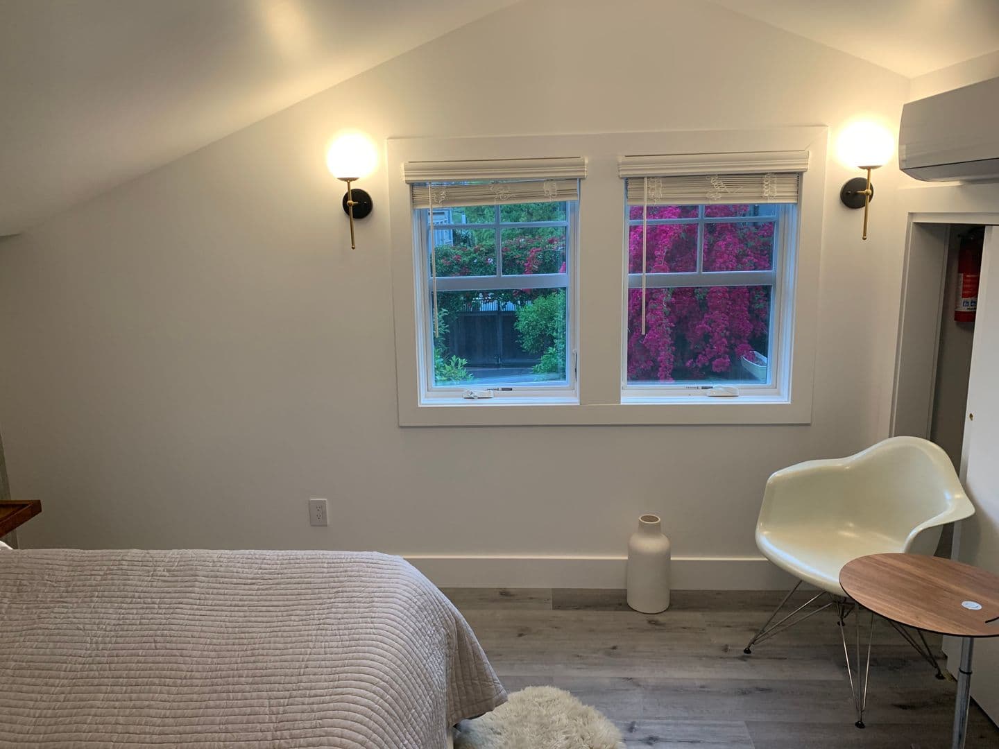 Oakland Townhome: 390 Euclid Ave