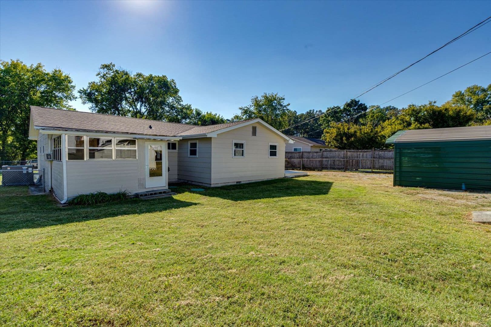 Hixson House: 1839 S Prairie Cir
