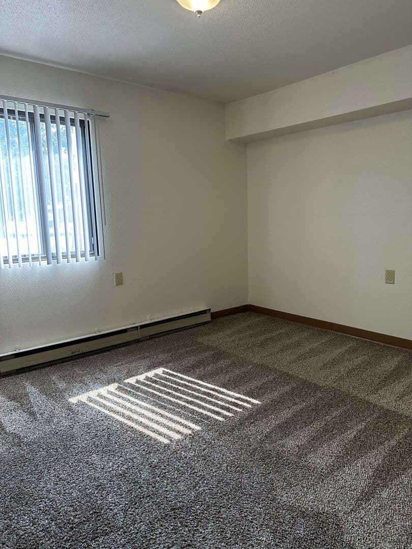 Fargo Apartment: 1502 Dakota Dr N