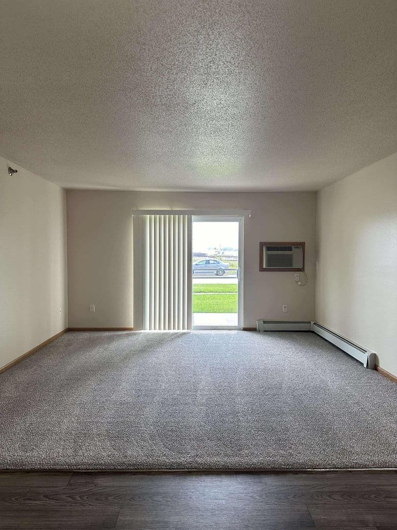 Fargo Apartment: 2055 Dakota Dr N
