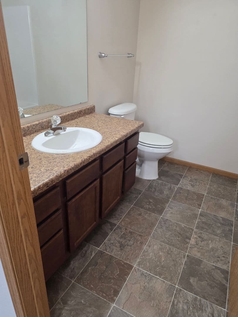 Fargo Apartment: 2055 Dakota Dr N