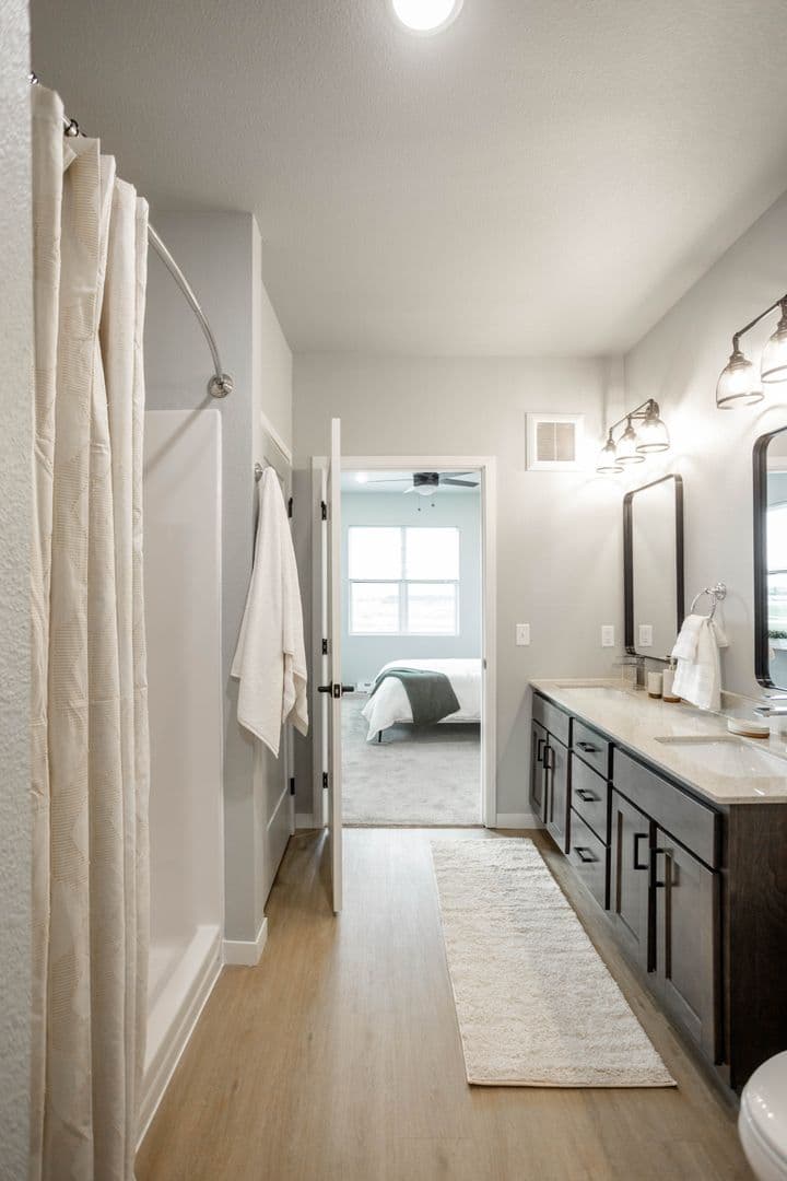 Fargo Apartment: 1882 39th St S