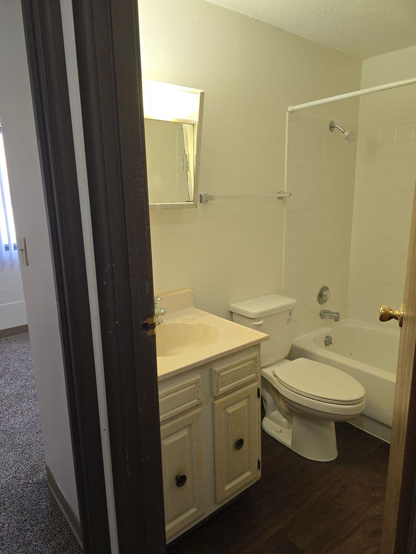 Fargo Apartment: 1502 Dakota Dr N