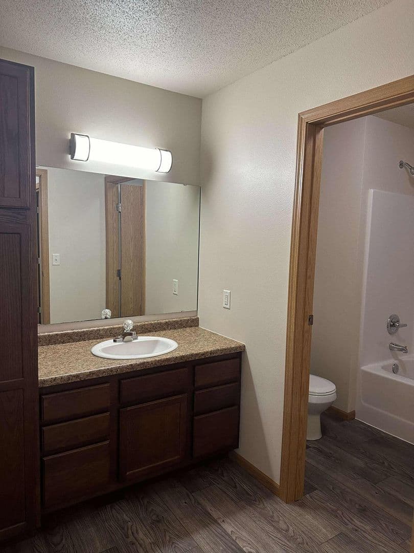 Fargo Apartment: 2055 Dakota Dr N