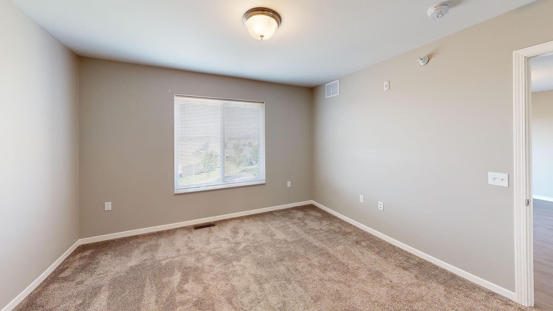 Sioux Falls Apartment: 3600 S Grand Slam Ave