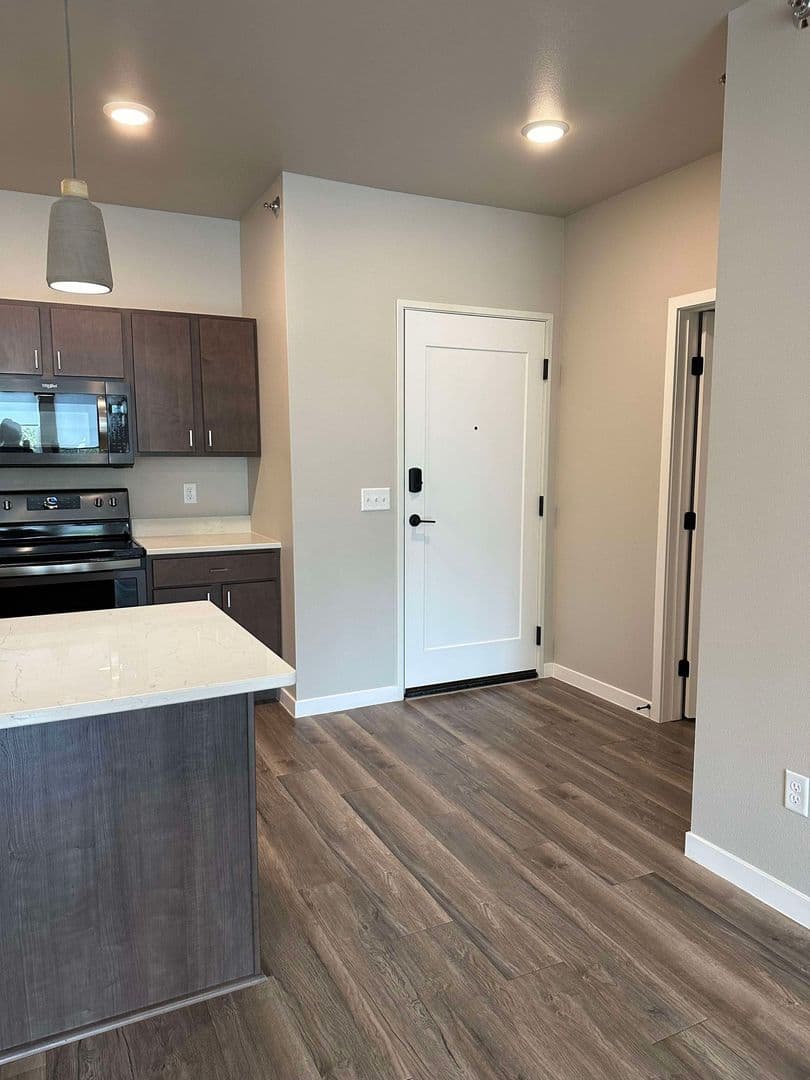 Fargo Apartment: 719 7th Street N