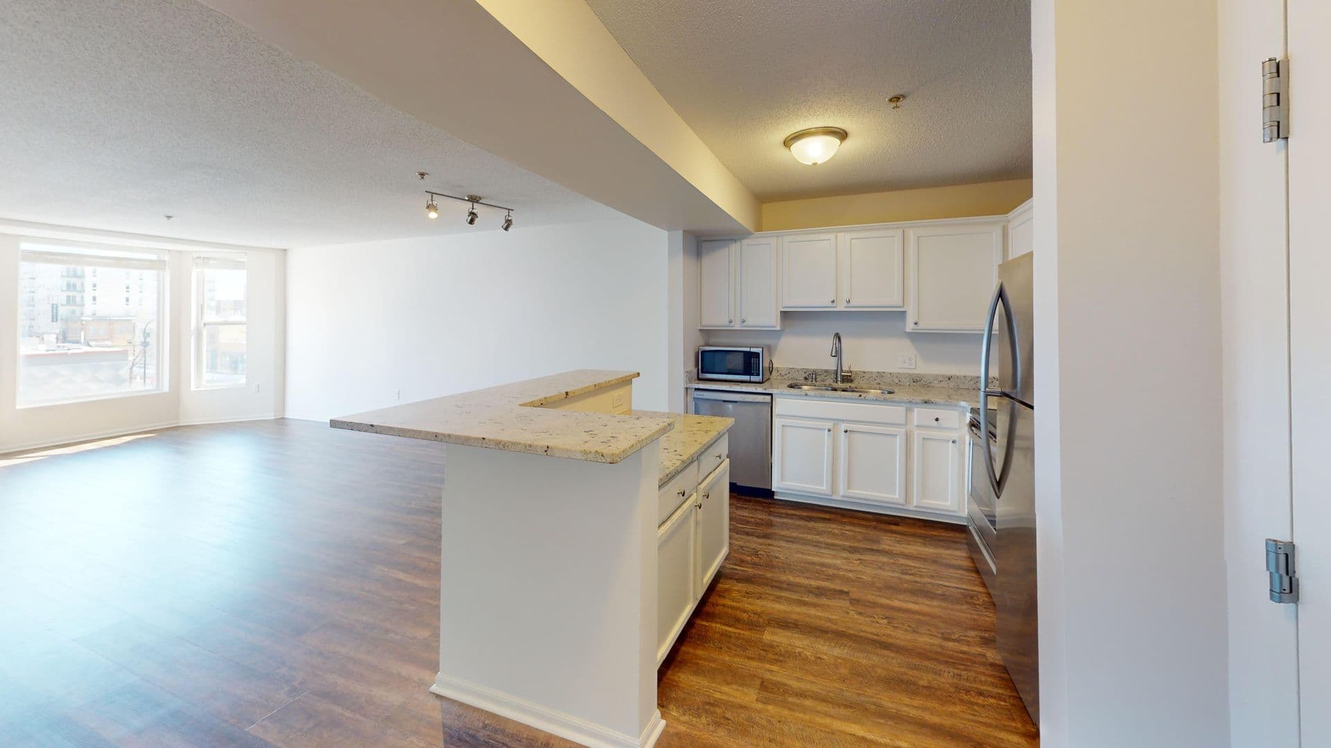 Minneapolis Apartment: 22 University Ave NE